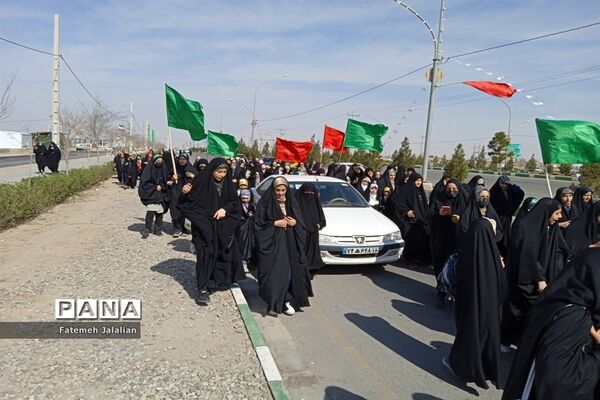 شادپیمایی دختران فاطمی قم به مقصد مسجد مقدس جمکران