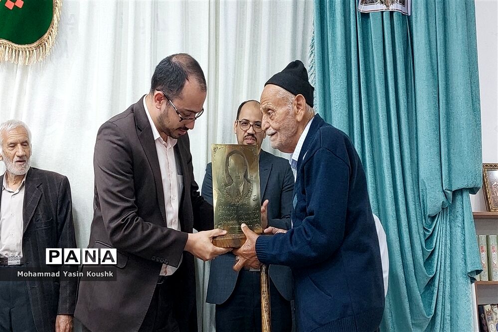 تجلیل از شناسنامه زنده فرهنگ و آداب و رسوم شهر بافران