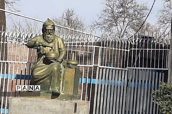 بازدید تخصصی  سرگروه‌های درسی آموزش وپرورش ناحیه 2 شهرری  از موسسه تحقیقاتی  واکسن و سرم سازی رازی