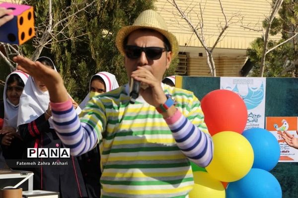 کارناوال شادی تئاتر درسی در کانون امام خمینی سمنان