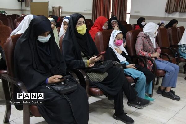 آزمون حفظ زیارت جامعه کبیره در کانون امام خمینی(ره) سمنان