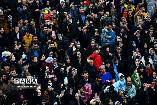 اجرای سرود سلام فرمانده 1 و 2  با حضور ابوذر روحی در مسجد جمکران