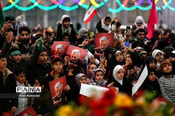 اجرای سرود سلام فرمانده 1 و 2  با حضور ابوذر روحی در مسجد جمکران
