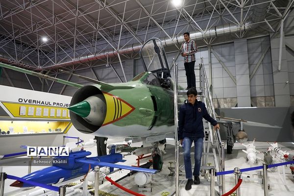 بازدید دانش‌آموزان سمپاد از مراکز مهم نظامی، دفاعی و پالایشگاه ستاره خلیج‌فارس استان هرمزگان