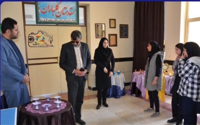 بازدید از نمایشگاه دست‌سازه‌های دانش‌آموزان در بروجن