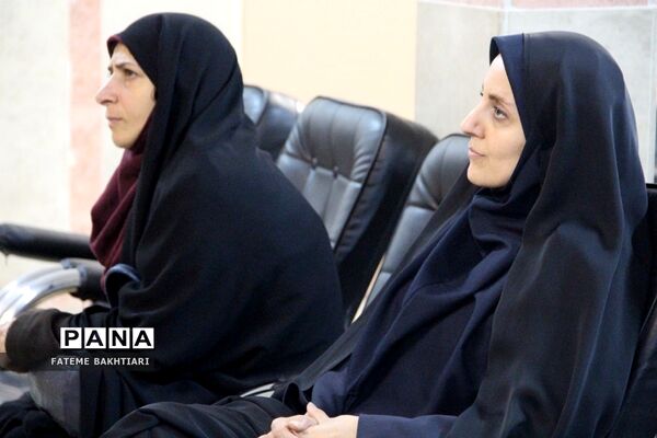 تقدیر از رابطان پژوهشسرای دخترانه رازی ناحیه یک شهرری