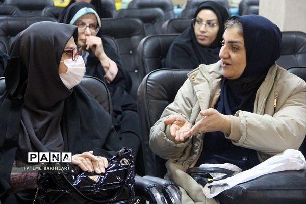 تقدیر از رابطان پژوهشسرای دخترانه رازی ناحیه یک شهرری