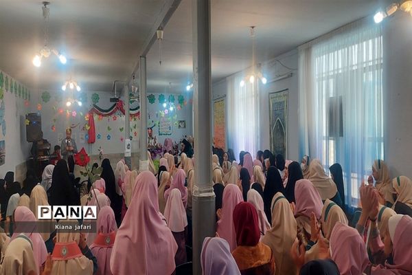 اختتامیه جشنواره من یک جنگلبانم در دبستان سمیه شهرستان کاشمر