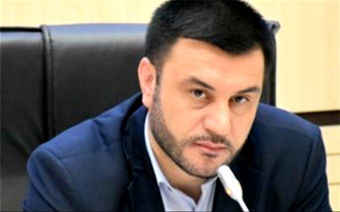 خبرنگار می‌تواند با یک تیتر تاریخ‌ساز شود