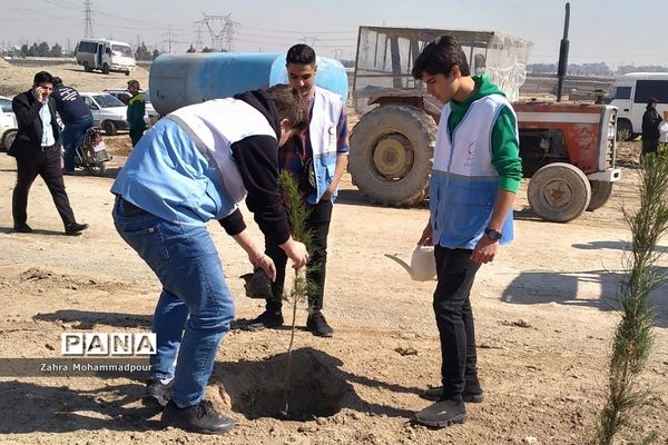 گرامیداشت هفته منابع طبیعی و آبخیزداری در شهرستان بهارستان