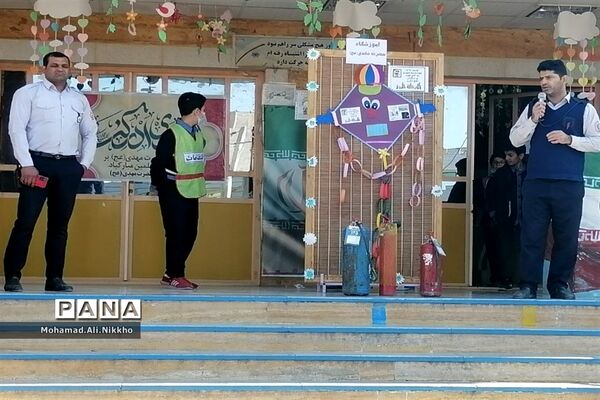 حضور آتش‌نشانان پاکدشتی در آستانه چهارشنبه سوری در مدارس