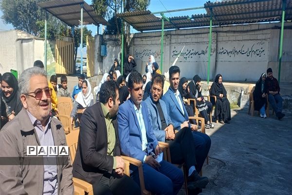 بازارچه دانش‌آموزی در میاندورود