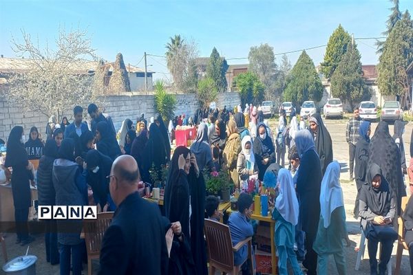 بازارچه دانش‌آموزی در میاندورود