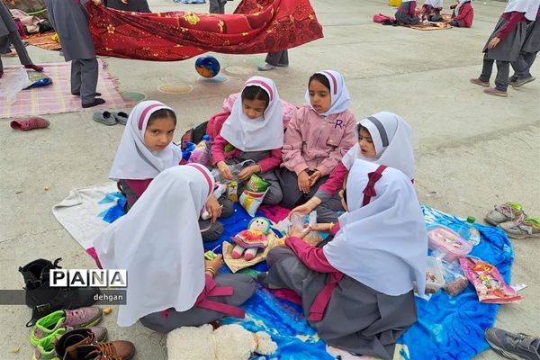 استقبال از نوروز باستانی و برگزاری اردوی درون مدرسه‌ای در دبستان ارشاد خاتم