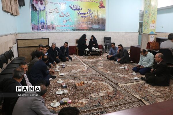 غبارروبی حرم حضرت معصومه(س) با حضور اعضای ستاد اسکان نوروزی فرهنگیان