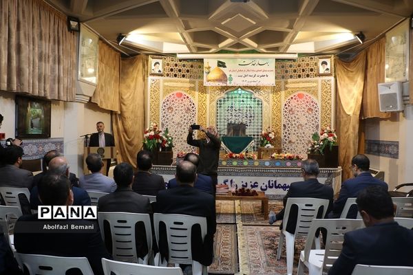 غبارروبی حرم حضرت معصومه(س) با حضور اعضای ستاد اسکان نوروزی فرهنگیان