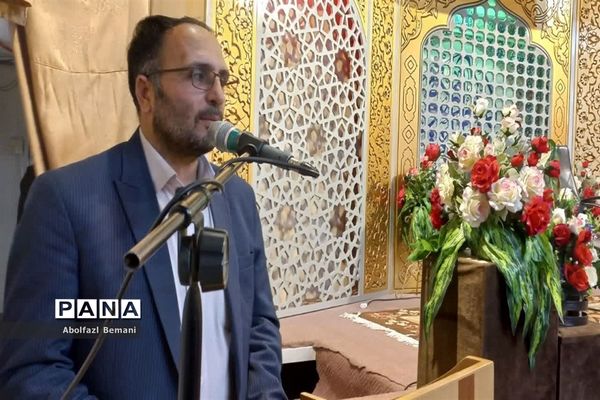 غبارروبی حرم حضرت معصومه(س) با حضور اعضای ستاد اسکان نوروزی فرهنگیان