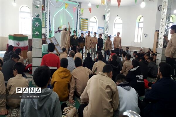 برگزاری آیین نمادین جشن تکلیف دانش‌آموزان پسر شهرستان فیروزکوه