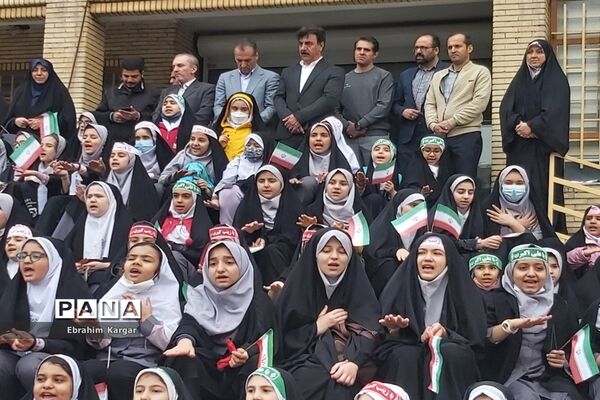 تجدید بیعت دانش آموزان منطقه ۵ با  شهید گمنام