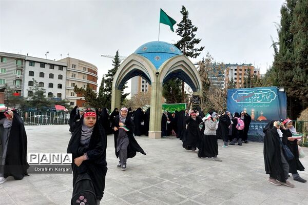 تجدید بیعت دانش آموزان منطقه ۵ با  شهید گمنام