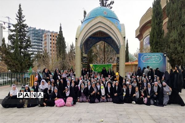 تجدید بیعت دانش آموزان منطقه ۵ با  شهید گمنام