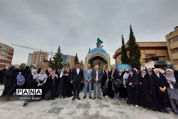 تجدید بیعت دانش آموزان منطقه ۵ با  شهید گمنام