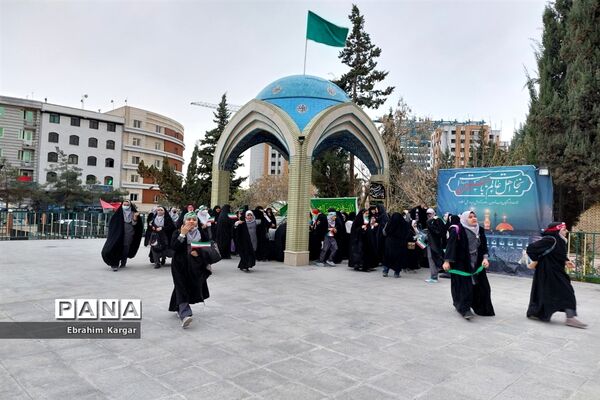 تجدید بیعت دانش آموزان منطقه ۵ با  شهید گمنام