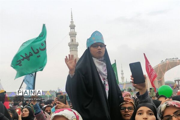 اجرای بارانی سرود سلام فرمانده