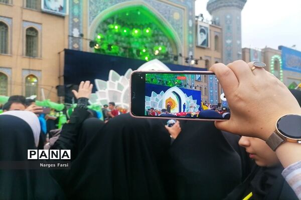 اجرای بارانی سرود سلام فرمانده
