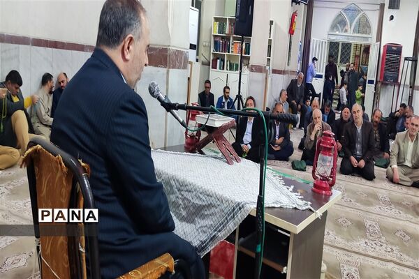 مراسم تجلیل و تقدیر از خانواده شهدا هشت سال دفاع مقدس