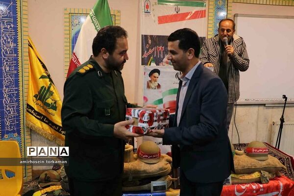 برگزاری مراسم بزرگداشت شهدا درمدرسه شهید قدوسی آموزش و پرورش ناحیه دو شهرری