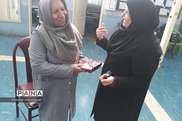 برگزاری کارگاه توجیهی چهارشنبه‌سوری ویژه آموزگاران در دبستان حضرت زهرا(س)‌۲ رودهن