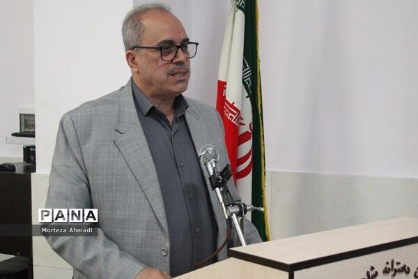 تجلیل از خانواده شهدا در دبستان شاهد لاله‌ها ناحیه یک شهرری