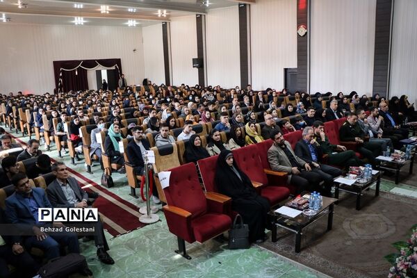 تجلیل از رتبه‌های برتر کنکور 1401 ارومیه