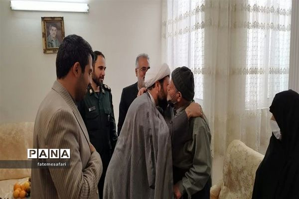 آیین غبارروبی و عطر افشانی مزار شهدا و طرح سلام بر شهید در شهرستان فیروزکوه