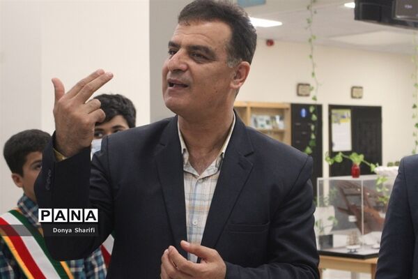 نمایشگاه جابربن حیان دبستان شهید کاوه شهرستان بوشهر