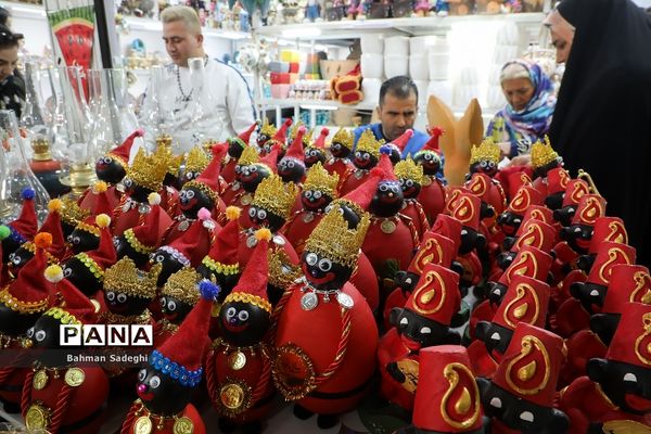 بازار بهاری گل و گیاه در آستانه نوروز