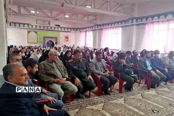 برگزاری مراسم بزرگداشت شهدا درمدارس ابرکوه