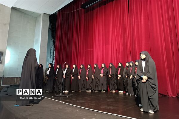 برگزاری مسابقات مشاعره و سرود گروهی دانش‌آموزان منطقه 16