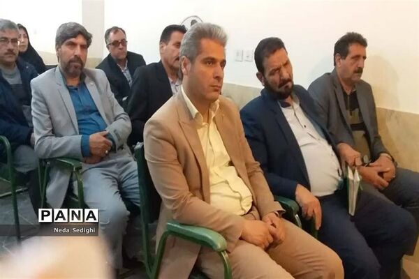 عصر شعر به نام شهدا در آباده