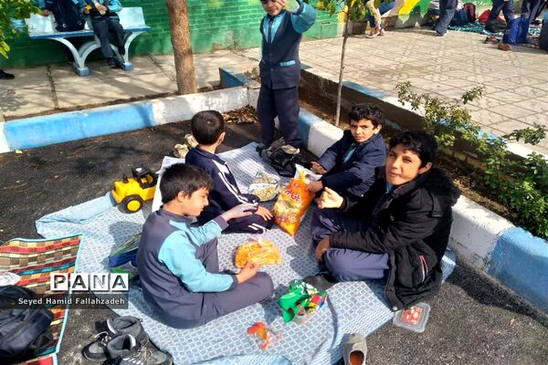 اردوی درون مدرســه‌ای دبستان قاسم ابن الحسن ناحیه یک یزد