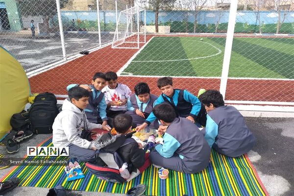 اردوی درون مدرســه‌ای دبستان قاسم ابن الحسن ناحیه یک یزد