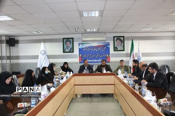 تجلیل از بانوان فعال و اثرگذار فشافویه