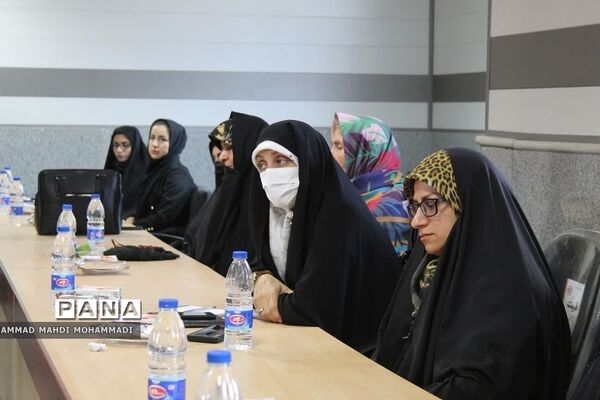 تجلیل از بانوان فعال و اثرگذار فشافویه