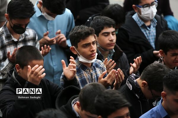 تشییع پیکر شهید گمنام دردبیرستان شاهد ارشاد