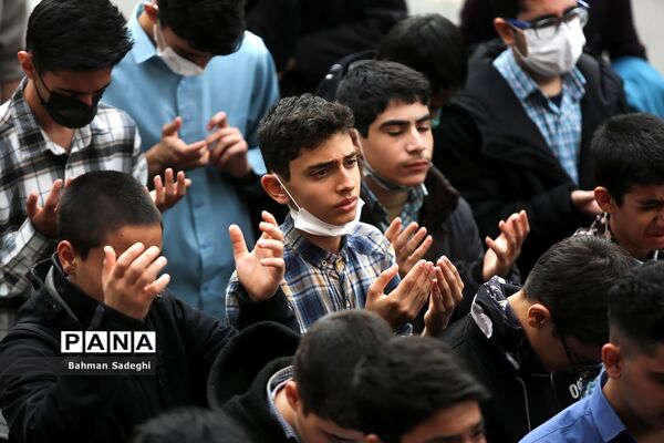 تشییع پیکر شهید گمنام دردبیرستان شاهد ارشاد