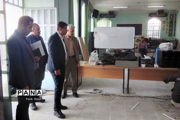 بازدید نماینده مجلس مردم یزد و اشکذر از ستاد اسکان نوروزی ناحیه یک یزد