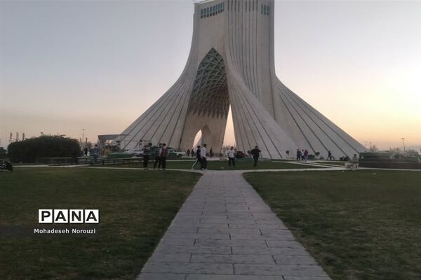 حال و هوای میدان آزادی تهران درآستانه نوروز
