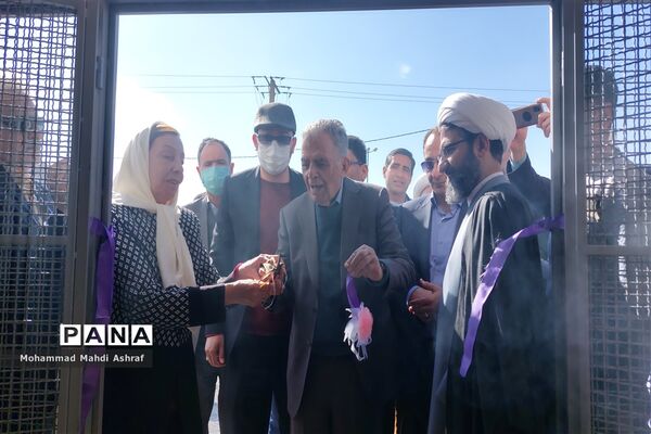 بهره‌برداری از آب انبار خیر‌‌ساز در شهر انارک با حضور مسئولان استانی