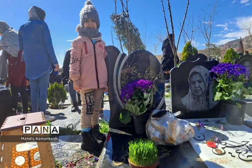 زیارت اهل قبور در پنجشنبه آخر سال در پاکدشت